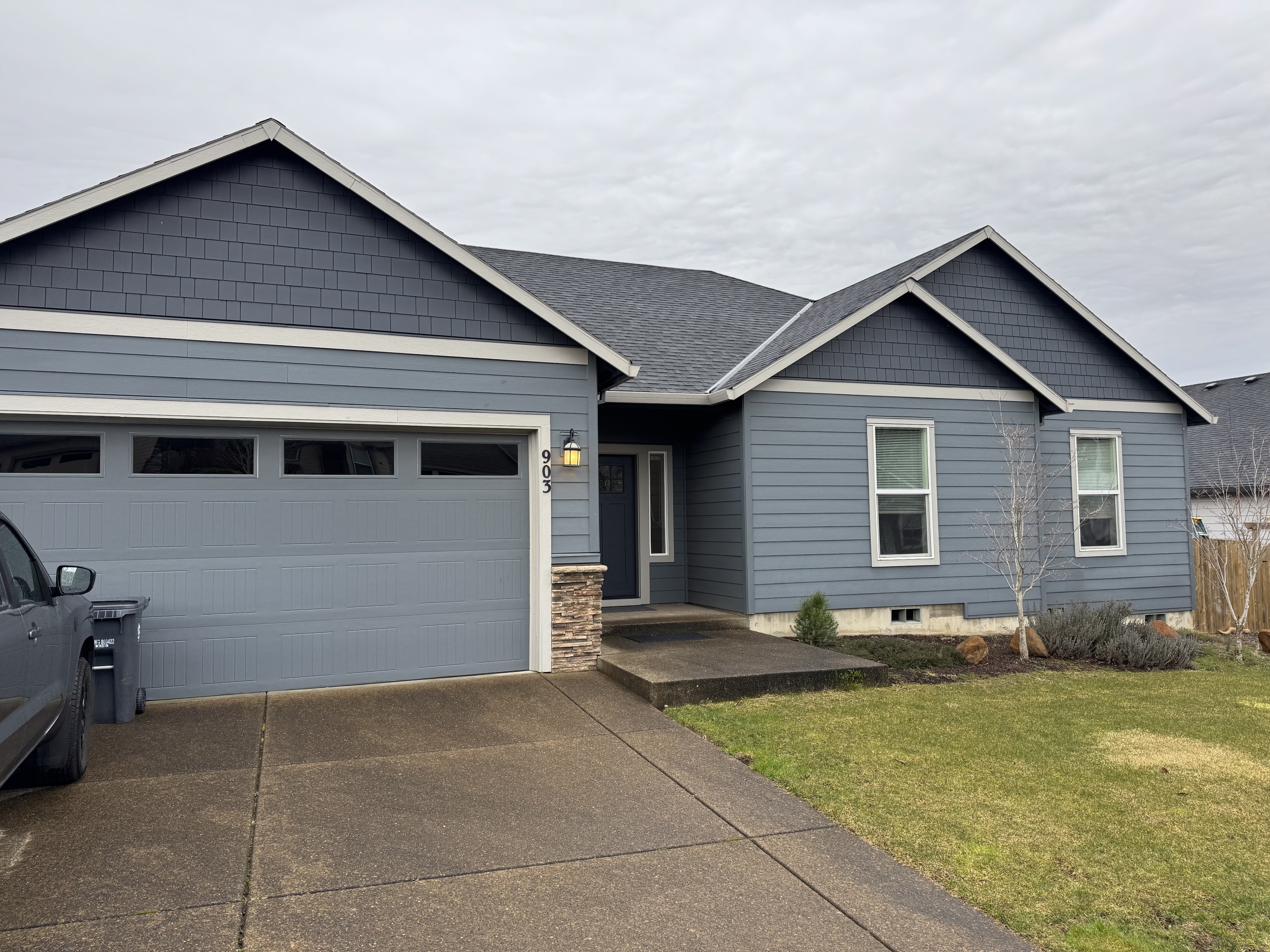 903 Riley Drive Northeast